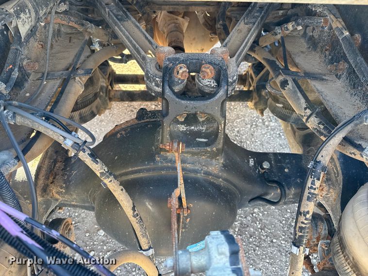 image for item EP0934 2007 Kenworth T800 semi truck