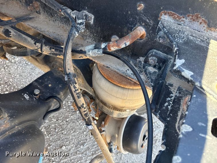 image for item EP0934 2007 Kenworth T800 semi truck