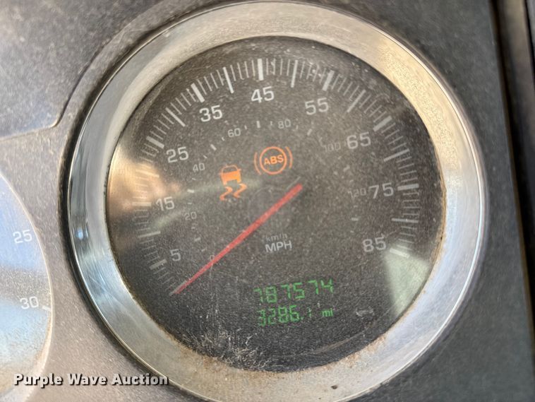 image for item EP0934 2007 Kenworth T800 semi truck