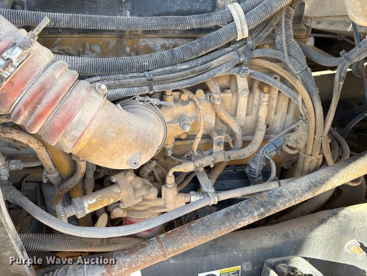 image for item EP0934 2007 Kenworth T800 semi truck