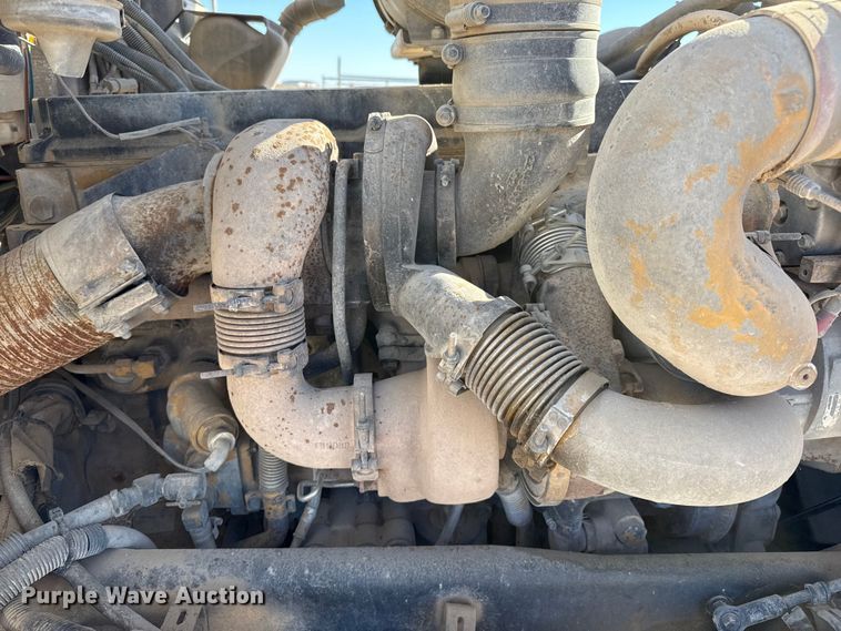 image for item EP0934 2007 Kenworth T800 semi truck