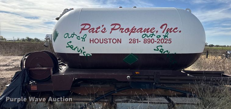 image for item EP0946 1999 National Tank Mfg propane delivery bed