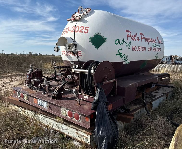 image for item EP0946 1999 National Tank Mfg propane delivery bed