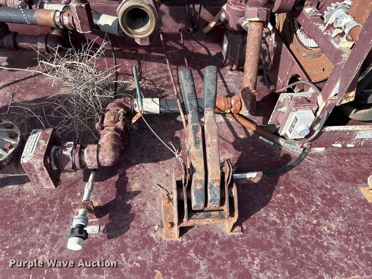 image for item EP0946 1999 National Tank Mfg propane delivery bed