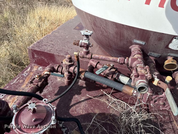 image for item EP0946 1999 National Tank Mfg propane delivery bed