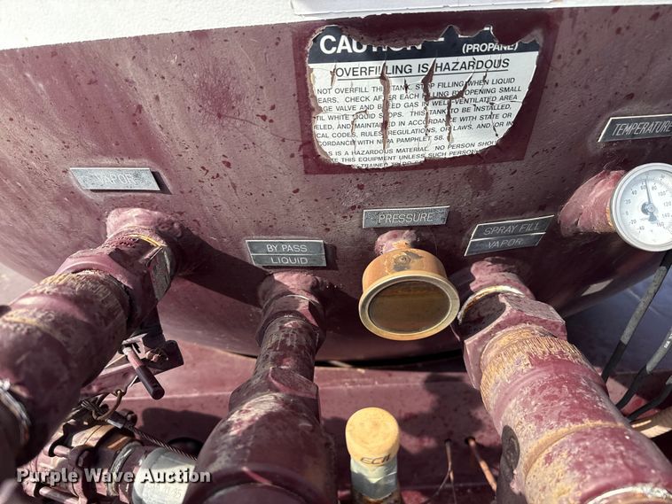 image for item EP0946 1999 National Tank Mfg propane delivery bed