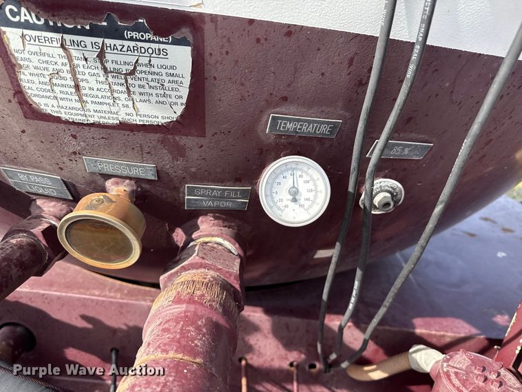 image for item EP0946 1999 National Tank Mfg propane delivery bed