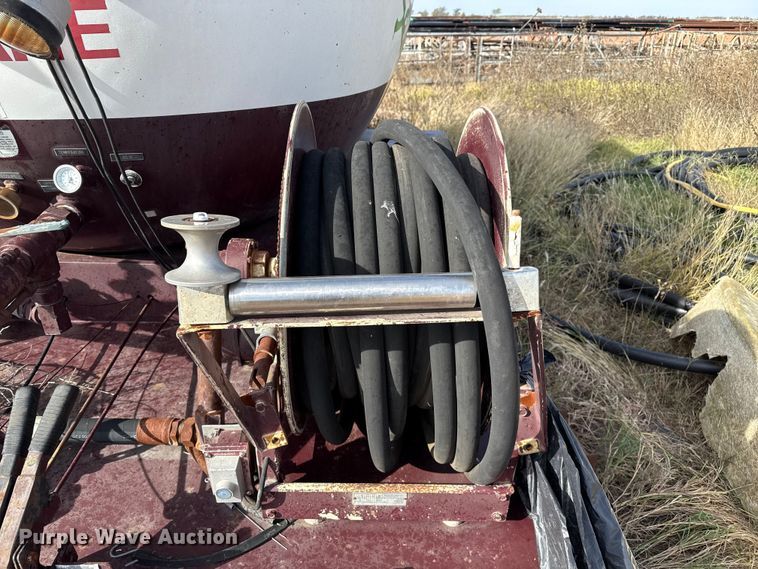 image for item EP0946 1999 National Tank Mfg propane delivery bed