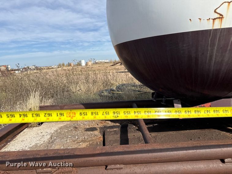 image for item EP0946 1999 National Tank Mfg propane delivery bed