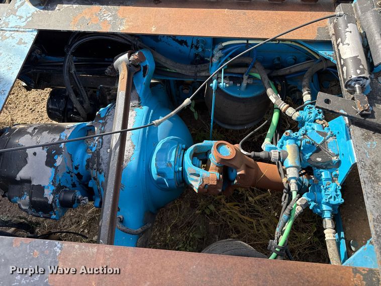 image for item EP0966 2005 Freightliner Columbia semi truck