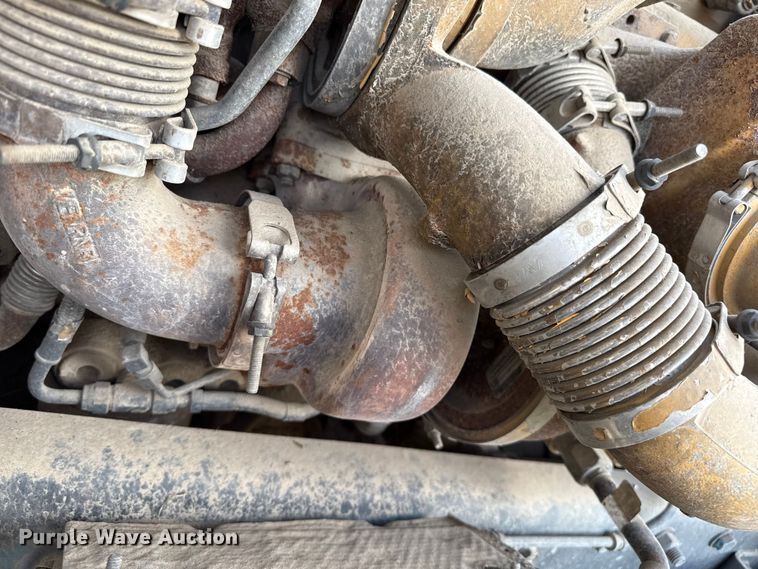 image for item EP0966 2005 Freightliner Columbia semi truck