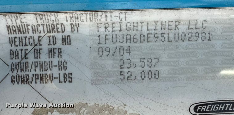 image for item EP0966 2005 Freightliner Columbia semi truck