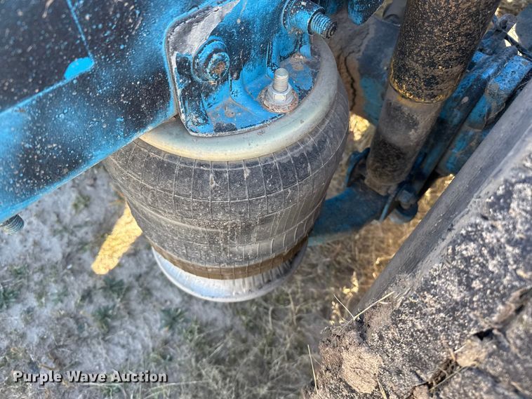 image for item EP0967 2005 Freightliner Columbia semi truck