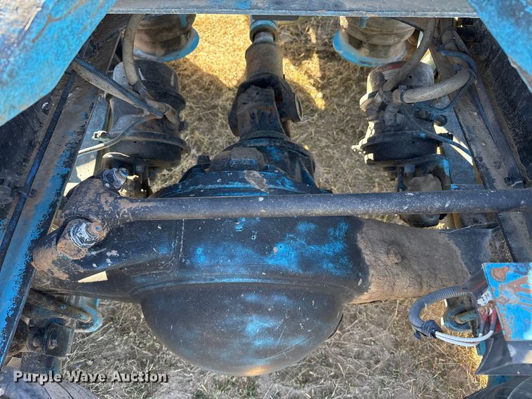 image for item EP0967 2005 Freightliner Columbia semi truck