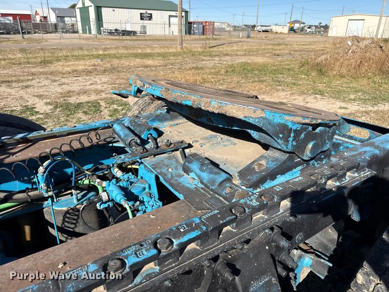 image for item EP0967 2005 Freightliner Columbia semi truck