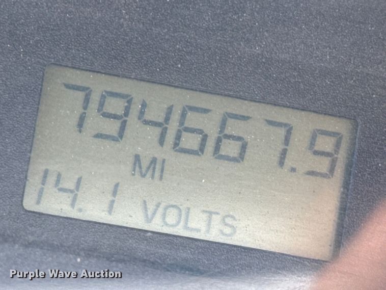 image for item EP0967 2005 Freightliner Columbia semi truck