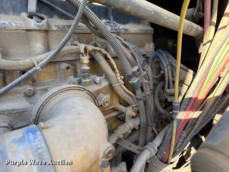 image for item EP0967 2005 Freightliner Columbia semi truck