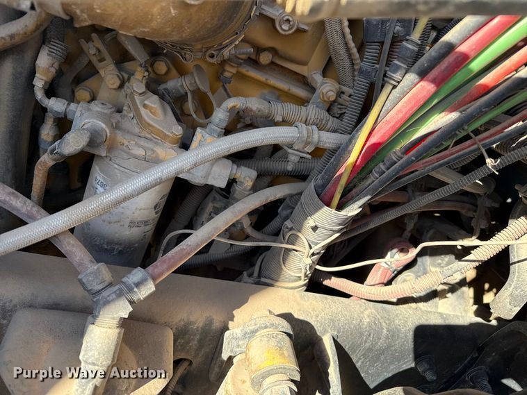 image for item EP0967 2005 Freightliner Columbia semi truck