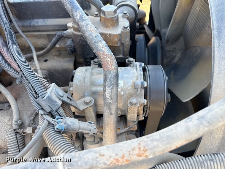 image for item EP0967 2005 Freightliner Columbia semi truck