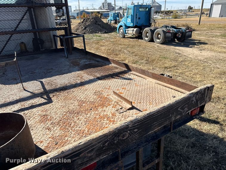 image for item EP0969 2005 International 8600 flatbed truck