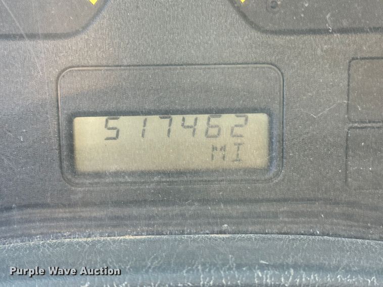 image for item EP0969 2005 International 8600 flatbed truck