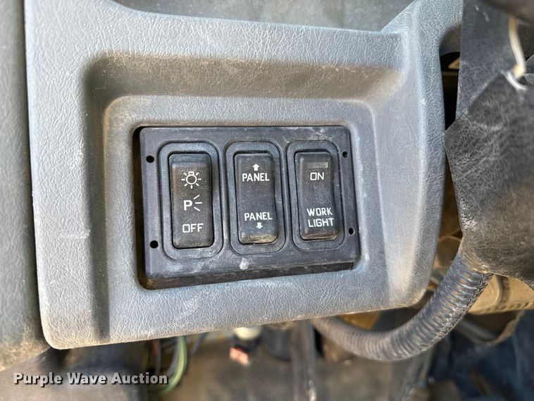 image for item EP0969 2005 International 8600 flatbed truck