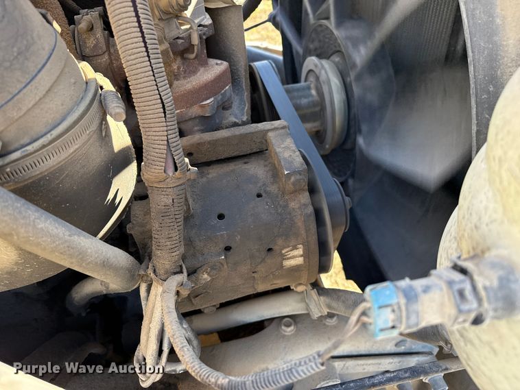 image for item EP0969 2005 International 8600 flatbed truck