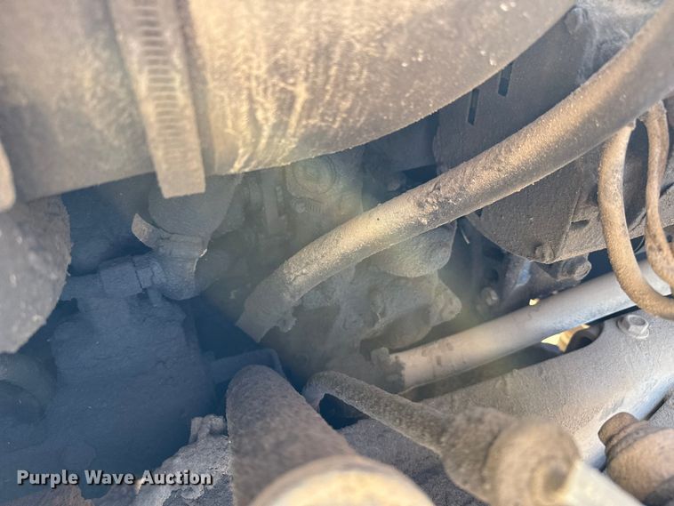 image for item EP0969 2005 International 8600 flatbed truck