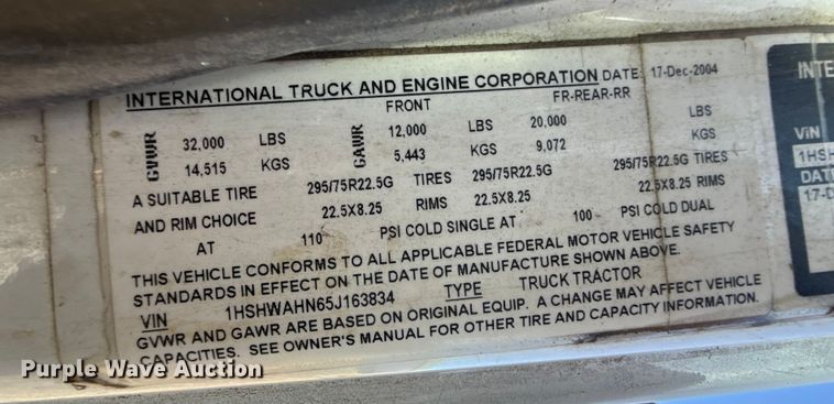 image for item EP0969 2005 International 8600 flatbed truck