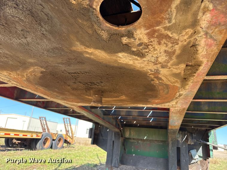 image for item EP0971 1982 Fontaine drop deck trailer