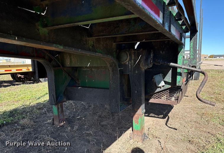image for item EP0971 1982 Fontaine drop deck trailer