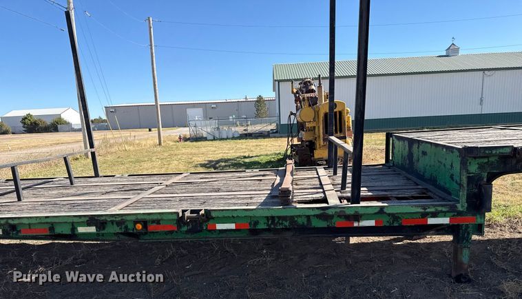 image for item EP0971 1982 Fontaine drop deck trailer