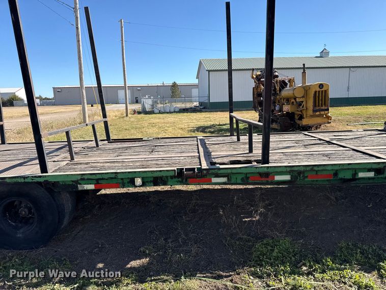 image for item EP0971 1982 Fontaine drop deck trailer