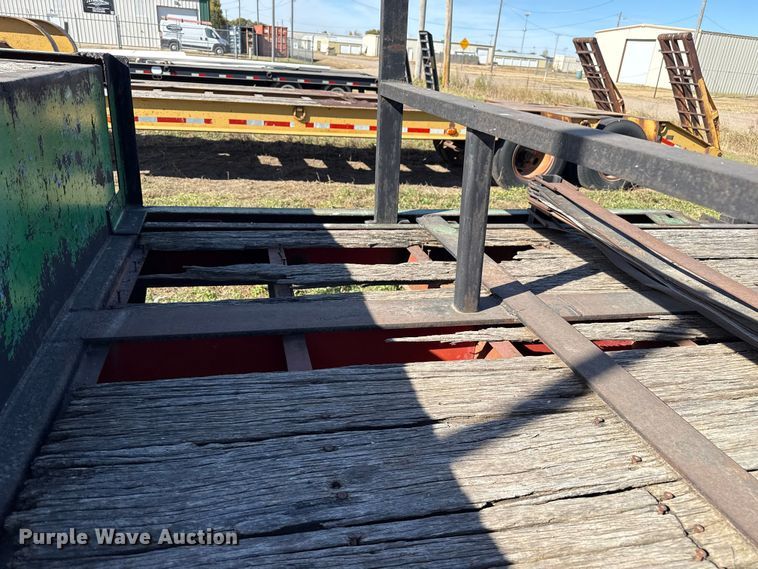 image for item EP0971 1982 Fontaine drop deck trailer