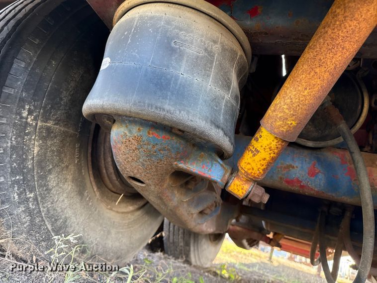 image for item EP0971 1982 Fontaine drop deck trailer