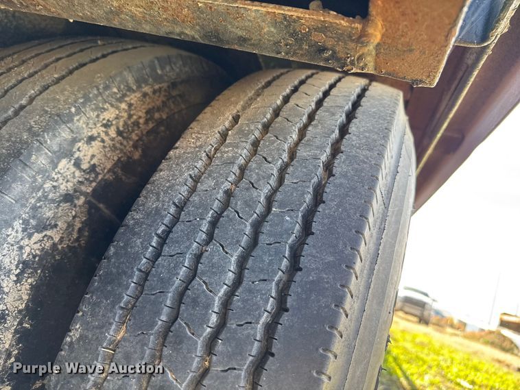 image for item EP0971 1982 Fontaine drop deck trailer