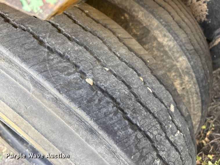 image for item EP0971 1982 Fontaine drop deck trailer