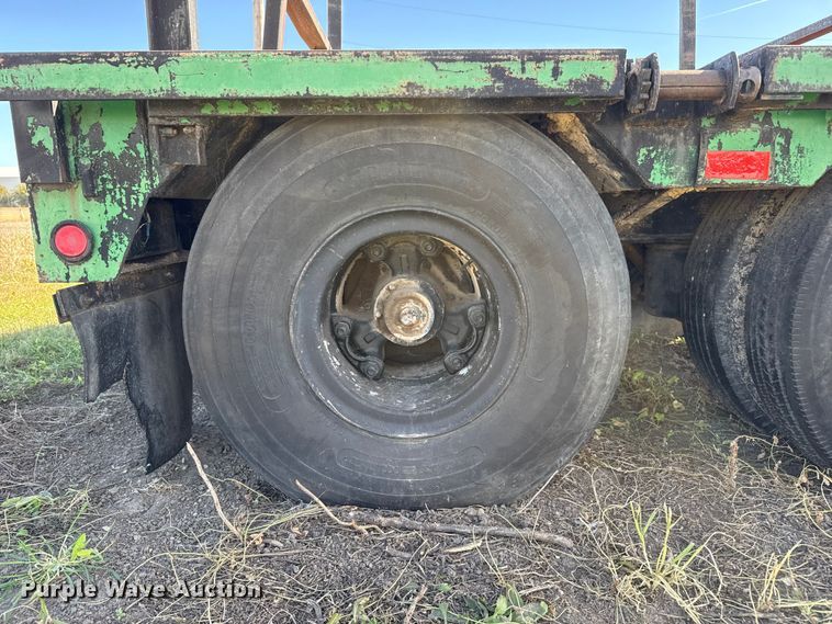 image for item EP0971 1982 Fontaine drop deck trailer