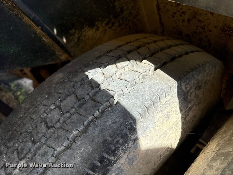 image for item EP0971 1982 Fontaine drop deck trailer