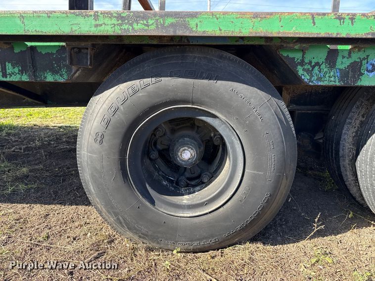 image for item EP0971 1982 Fontaine drop deck trailer