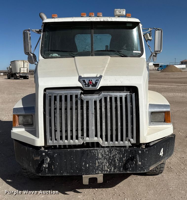 image for item EP0973 2021 Western Star 4700SB truck cab and chassis