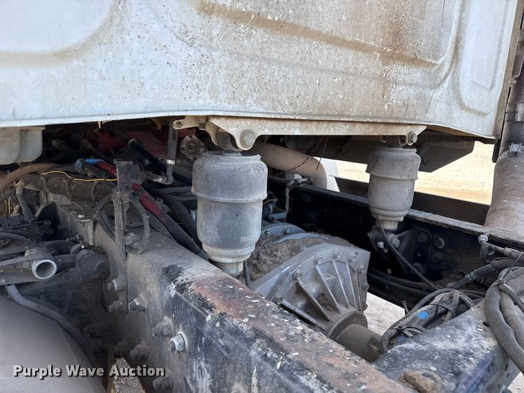 image for item EP0973 2021 Western Star 4700SB truck cab and chassis