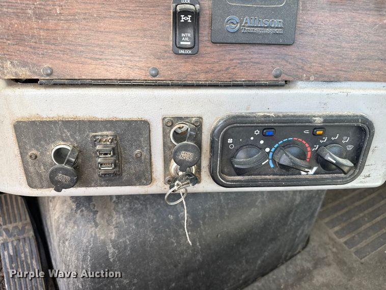 image for item EP0973 2021 Western Star 4700SB truck cab and chassis