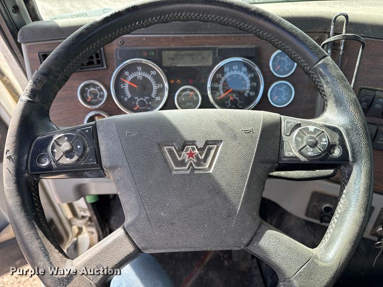 image for item EP0973 2021 Western Star 4700SB truck cab and chassis