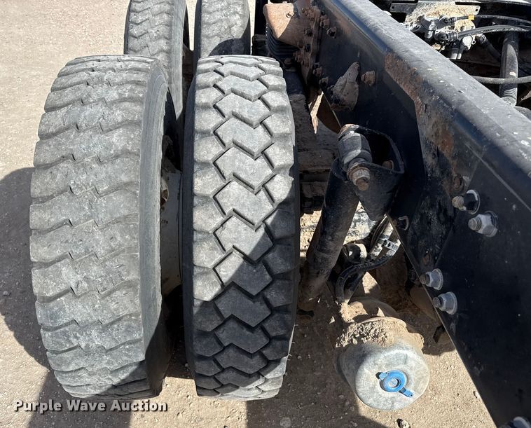 image for item EP0973 2021 Western Star 4700SB truck cab and chassis