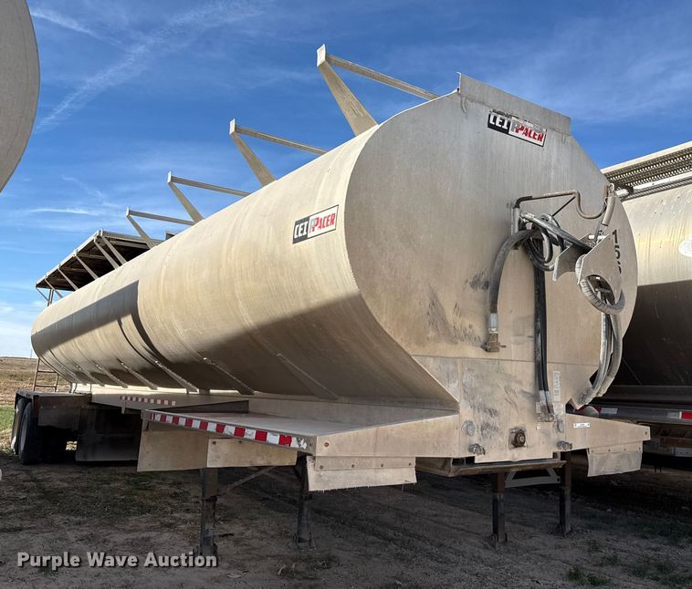 image for item EP2502 2016 CEI Pacer feed delivery trailer