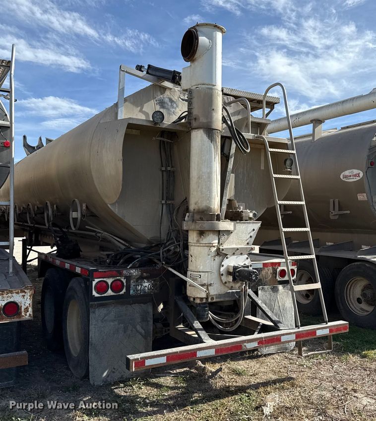 image for item EP2502 2016 CEI Pacer feed delivery trailer