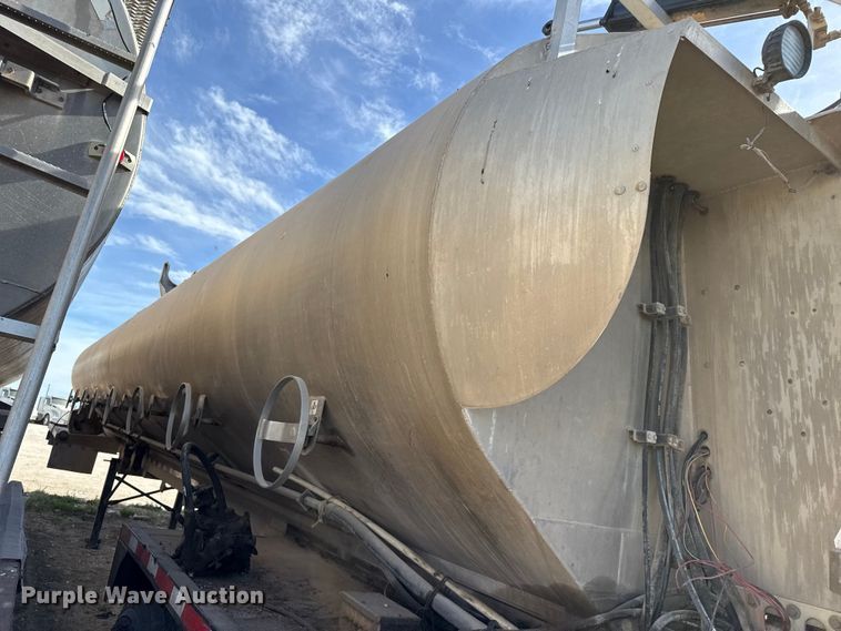 image for item EP2502 2016 CEI Pacer feed delivery trailer