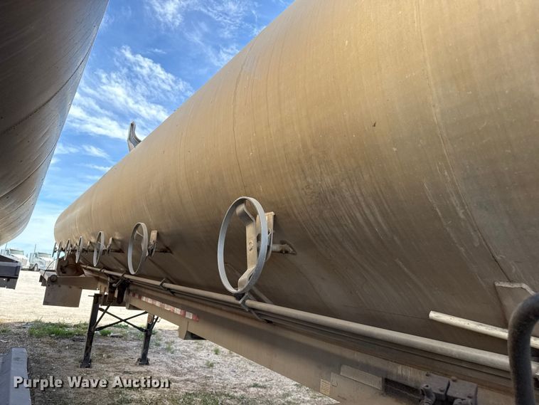 image for item EP2502 2016 CEI Pacer feed delivery trailer