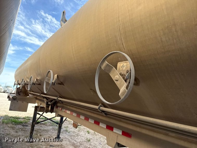 image for item EP2502 2016 CEI Pacer feed delivery trailer